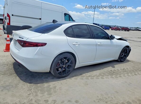 ZARFAMAN3L7636972 2020 ALFA ROMEO GIULIA White Հետևի աջ