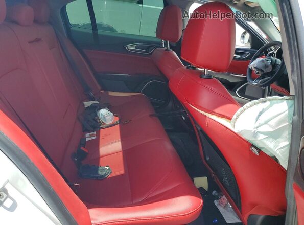 ZARFAMAN3L7636972 2020 ALFA ROMEO GIULIA White Հետևի նստատեղերի տեսք