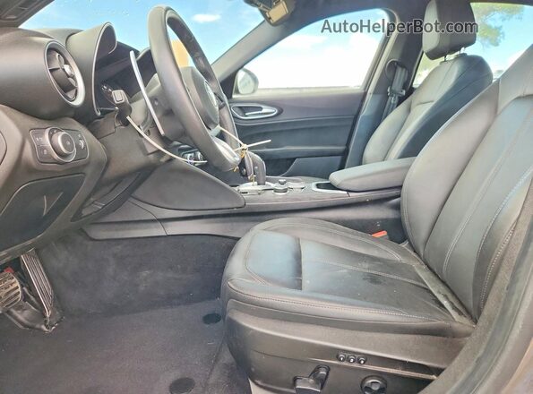 ZARFAMAN3N7652575 2022 ALFA ROMEO GIULIA Gray Вид салону спереду