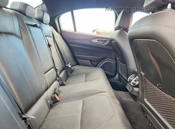 ZARFAMAN3N7652575 2022 ALFA ROMEO GIULIA Gray Вид задніх сидінь