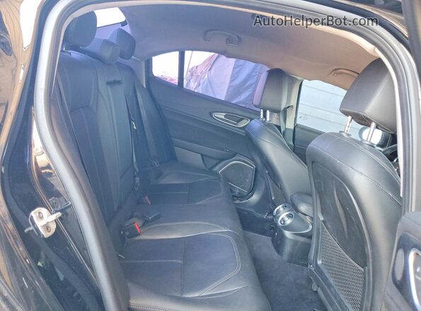 ZARFAMAN5L7636536 2020 ALFA ROMEO GIULIA Black Rear seats view
