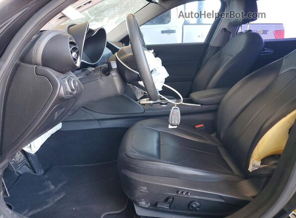 ZARFAMAN5L7636536 2020 ALFA ROMEO GIULIA Black Front interior view