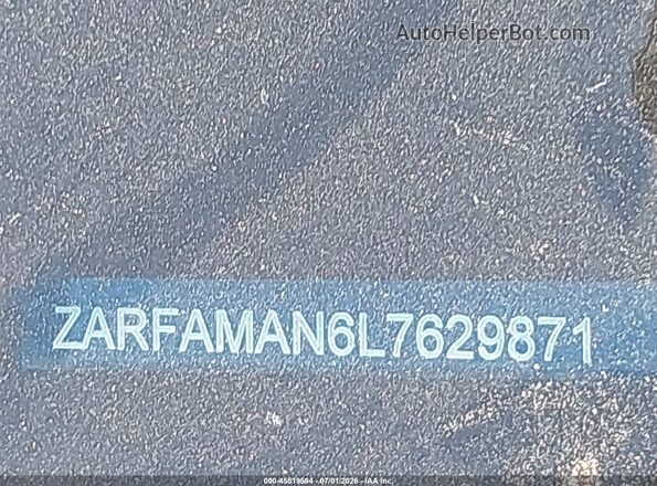 ZARFAMAN6L7629871 2020 ALFA ROMEO GIULIA Gray Widok zestawu wskaźników