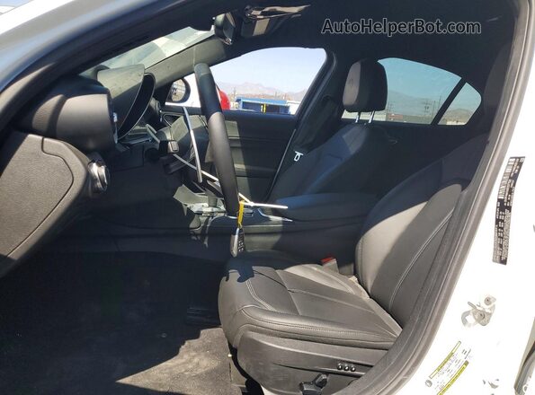 ZARFAMAN8R7677526 2024 ALFA ROMEO GIULIA White წინა სალონის ხედი