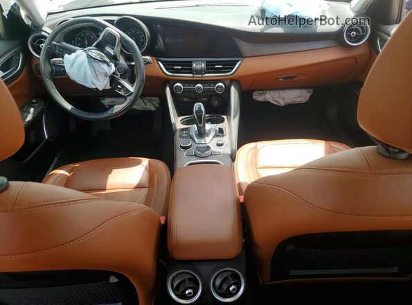 ZARFAMBN0M7640249 2021 ALFA ROMEO GIULIA Blue Vista del salpicadero