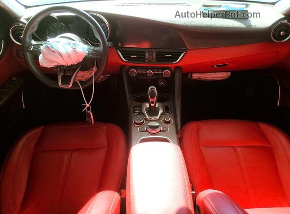 ZARFAMBN5M7647584 2021 ALFA ROMEO GIULIA Black Առջևի վահանակի տեսք