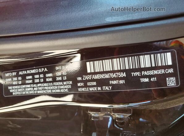 ZARFAMBN5M7647584 2021 ALFA ROMEO GIULIA Black Շարժիչի բաժամունքի տեսք