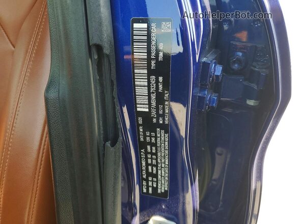 ZARFAMBN6L7632459 2020 ALFA ROMEO GIULIA Blue Engine compartment view
