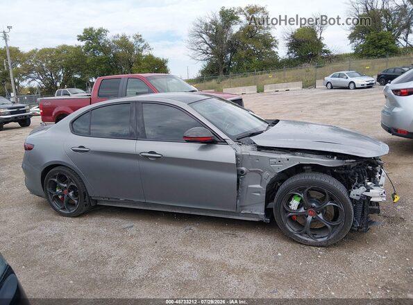 ZARFAMEV9K7613138 2019 ALFA ROMEO GIULIA Gray Панорамний вид салону 360°