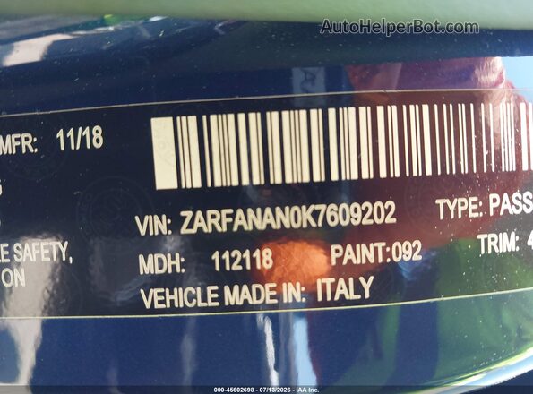 ZARFANAN0K7609202 2019 ALFA ROMEO GIULIA Blue Vista del compartimento del motor