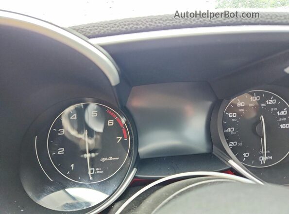 ZARFANAN1L7635163 2020 ALFA ROMEO GIULIA Black Widok zestawu wskaźników