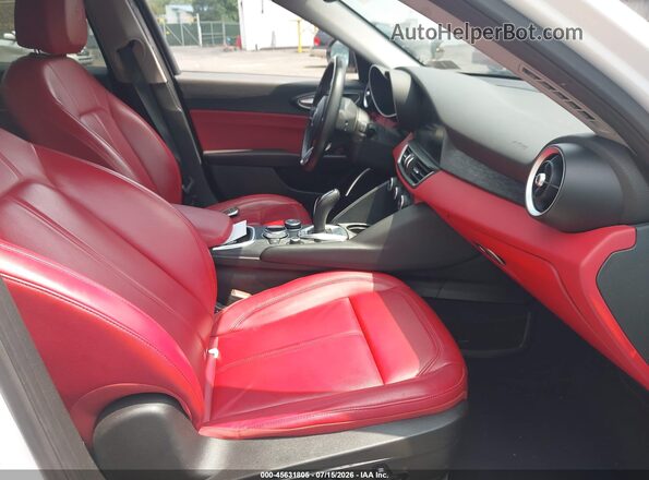 ZARFANAN6M7646547 2021 ALFA ROMEO GIULIA White წინა სალონის ხედი