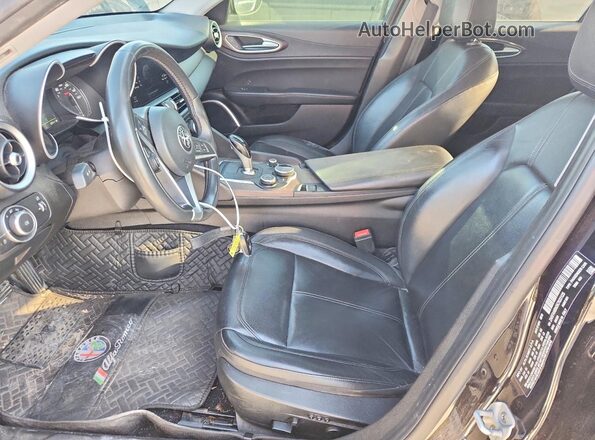 ZARFANBN3K7623125 2019 ALFA ROMEO GIULIA Black Widok wnętrza z przodu