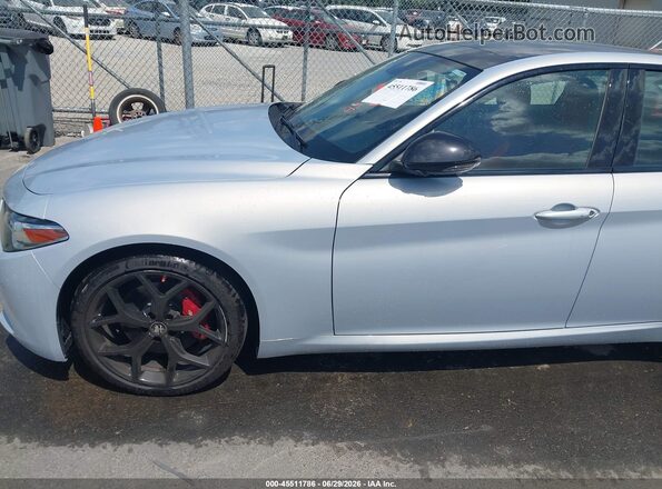 ZARFANBN3M7645838 2021 ALFA ROMEO GIULIA Light Blue Панорамный вид салона 360°