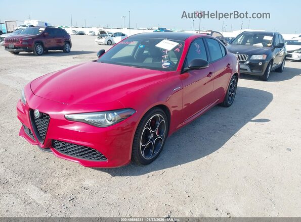 ZARFANBN5N7652811 2022 ALFA ROMEO GIULIA Red Przód lewy