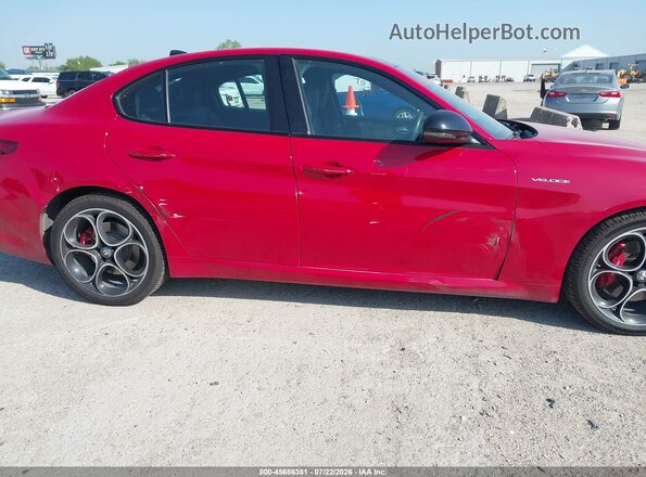 ZARFANBN5N7652811 2022 ALFA ROMEO GIULIA Red Widok z przodu