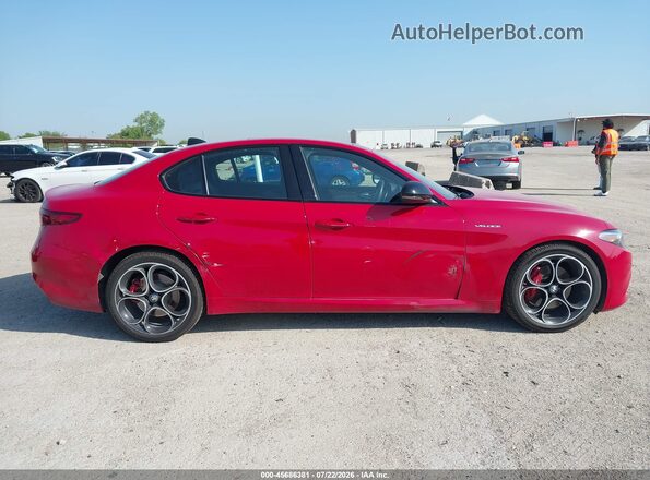 ZARFANBN5N7652811 2022 ALFA ROMEO GIULIA Red Widok wnętrza z tyłu