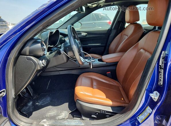 ZARFANBN6P7670477 2023 ALFA ROMEO GIULIA Blue Front interior view