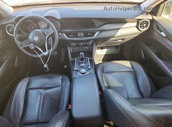 ZASFAKAN0J7B70291 2018 ALFA ROMEO STELVIO Black Dashboard view