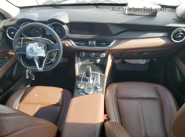 ZASFAKAN1J7C19353 2018 ALFA ROMEO STELVIO White Vista del salpicadero