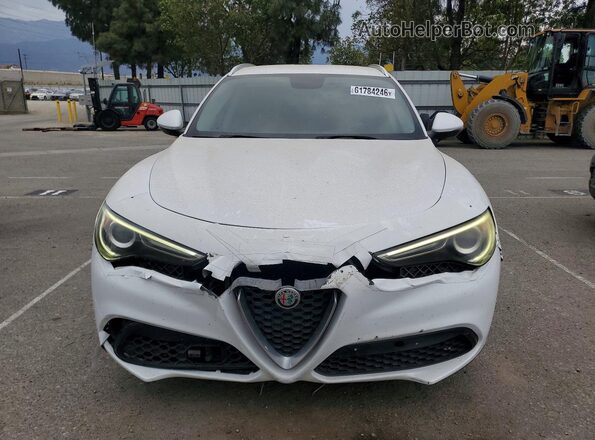 ZASFAKAN8J7B76761 2018 ALFA ROMEO STELVIO Белый Вид спереди