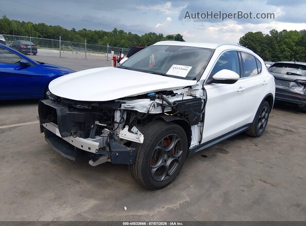 ZASFAKBN0J7B73416 2018 ALFA ROMEO STELVIO White Vista tres cuartos delantera izquierda