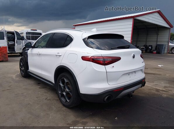 ZASFAKBN0J7B73416 2018 ALFA ROMEO STELVIO White Trasero izquierdo
