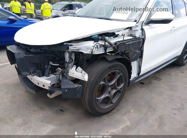 ZASFAKBN0J7B73416 2018 ALFA ROMEO STELVIO White 