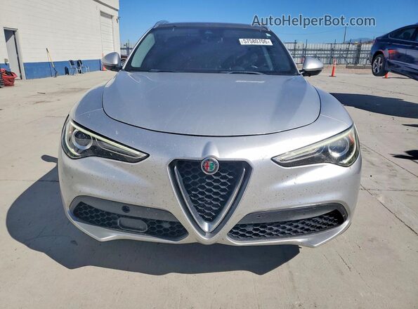 ZASFAKBN1J7B97630 2018 ALFA ROMEO STELVIO Серебряный Вид спереди