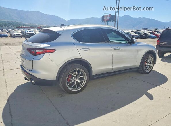 ZASFAKBN1J7B97630 2018 ALFA ROMEO STELVIO Серебряный Задняя правая четверть