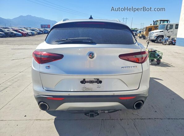 ZASFAKBN1J7B97630 2018 ALFA ROMEO STELVIO Серебряный Вид сзади