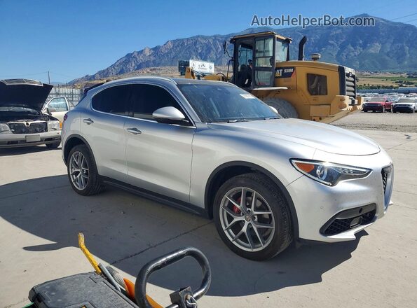ZASFAKBN1J7B97630 2018 ALFA ROMEO STELVIO Серебряный Передняя правая четверть