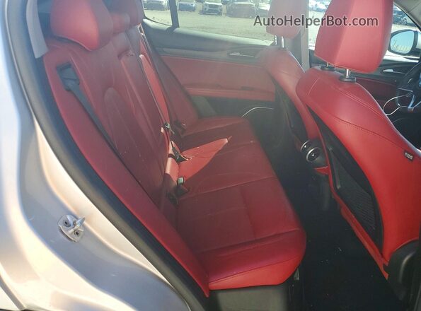 ZASFAKBN1J7B97630 2018 ALFA ROMEO STELVIO Серебряный Вид задних сидений