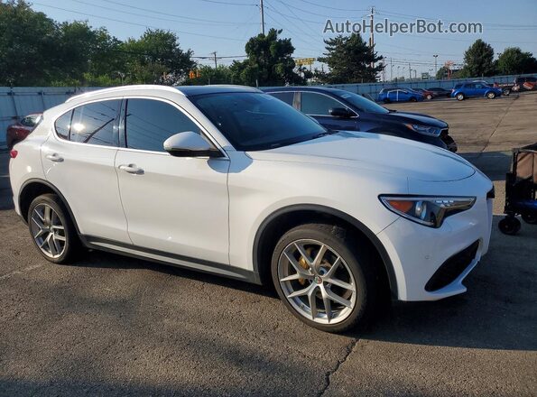 ZASFAKBN2J7B99712 2018 ALFA ROMEO STELVIO White Przód prawy
