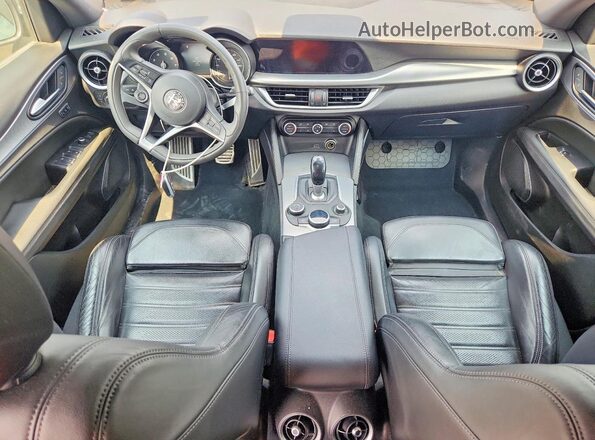ZASFAKNN1J7B66924 2018 ALFA ROMEO STELVIO Blue Vista del salpicadero
