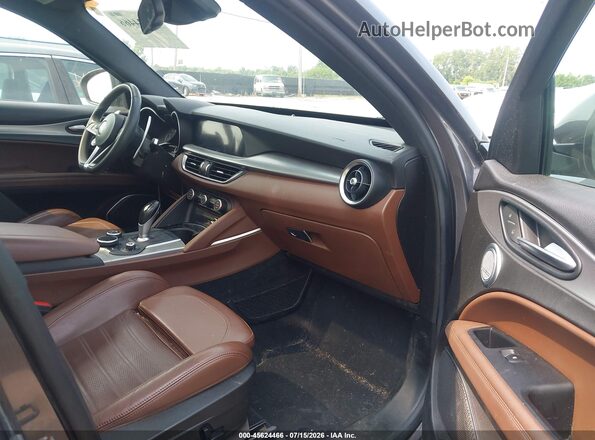 ZASFAKNN1J7B99969 2018 ALFA ROMEO STELVIO Серый Вид салона спереди