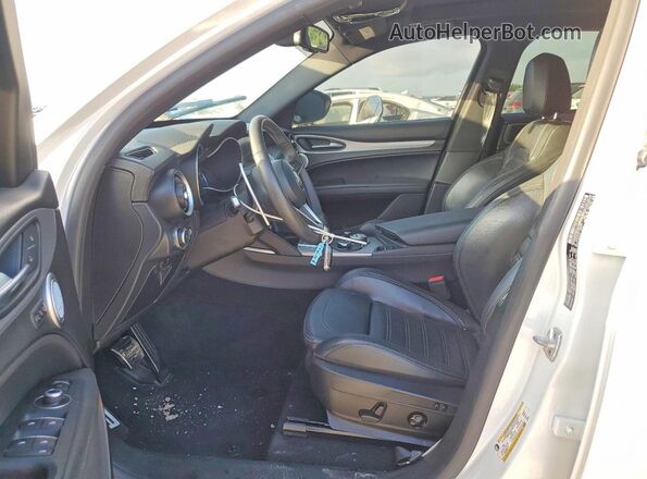 ZASFAKNN7J7B85784 2018 ALFA ROMEO STELVIO White Սալոնի դիմացի տեսք