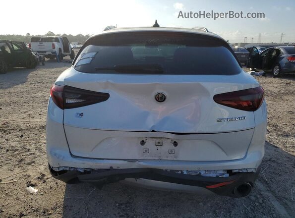 ZASFAKNN7J7B85784 2018 ALFA ROMEO STELVIO White Հետևի տեսք