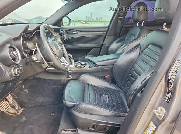 ZASFAKNN8J7B80173 2018 ALFA ROMEO STELVIO Серый Вид салона спереди