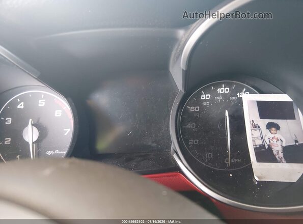 ZASFAKNN9J7B98875 2018 ALFA ROMEO STELVIO Red Vista de los asientos traseros