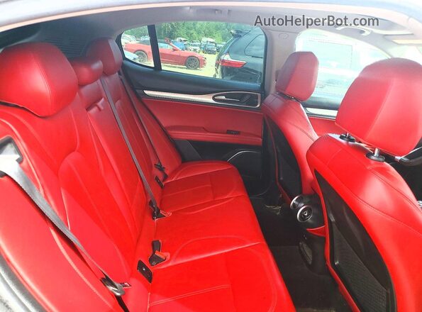 ZASFAKPN1J7B92565 2018 ALFA ROMEO STELVIO Gray Vista interior trasera