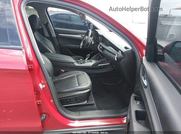 ZASFAKPN2J7B77203 2018 ALFA ROMEO STELVIO Красный Вид салона спереди