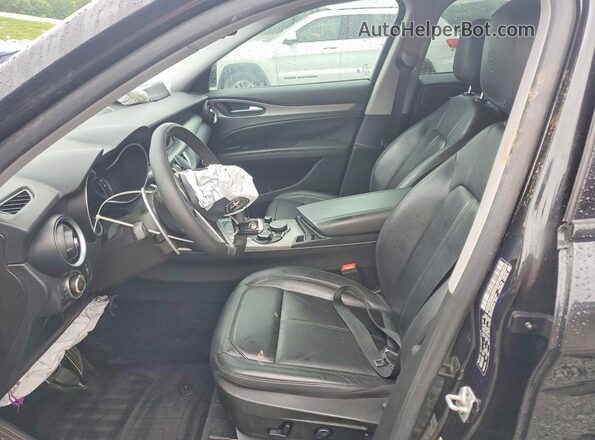 ZASFAKPN8J7B74581 2018 ALFA ROMEO STELVIO Black Front interior view