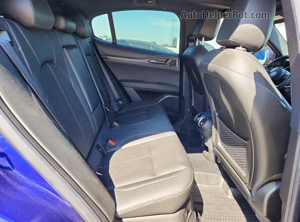 ZASPAJAN2N7D32118 2022 ALFA ROMEO STELVIO Blue Widok tylnych siedzeń