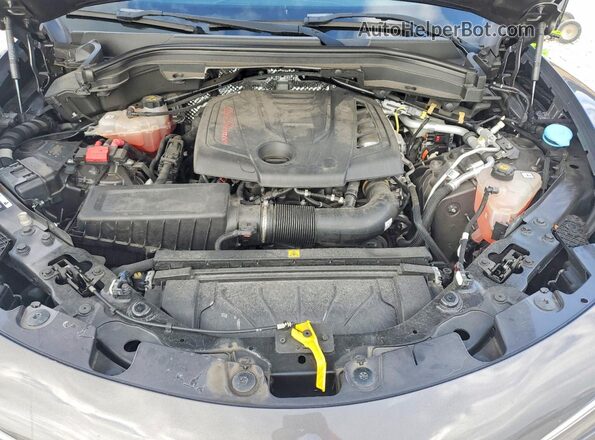 ZASPAJAN3P7D59704 2023 ALFA ROMEO STELVIO Silver Widok wnętrza z tyłu