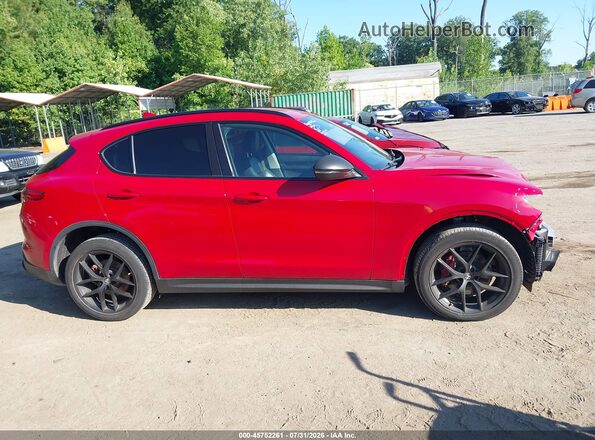 ZASPAKAN1K7C50981 2019 ALFA ROMEO STELVIO Red Widok wnętrza 360 stopni