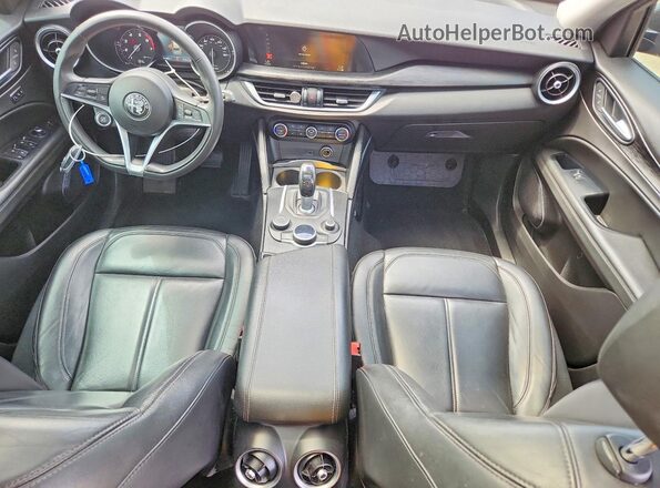 ZASPAKAN2K7C42419 2019 ALFA ROMEO STELVIO Red Dashboard view