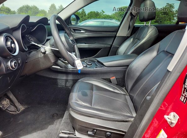 ZASPAKAN2K7C42419 2019 ALFA ROMEO STELVIO Red Front interior view