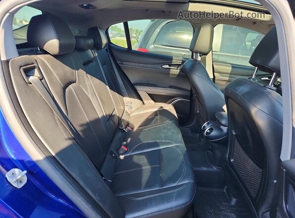 ZASPAKAN3L7C74233 2020 ALFA ROMEO STELVIO Blue Vista interior trasera