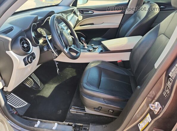 ZASPAKAN4K7C49064 2019 ALFA ROMEO STELVIO Gray Вид салону спереду